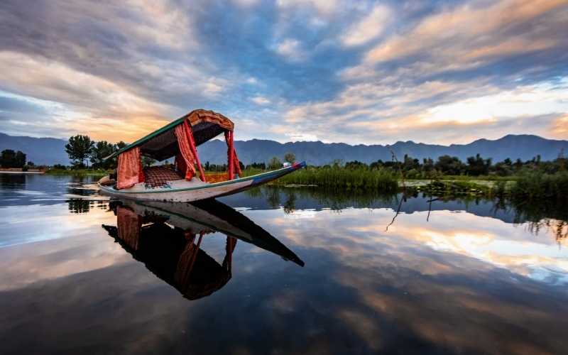Discover the Beauty of Kashmir